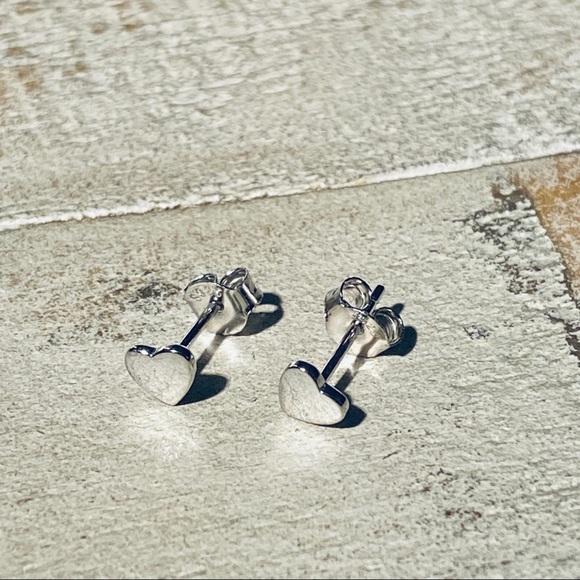 S925 Sterling Silver Heart Studs Posts Earrings - Picture 3 of 6